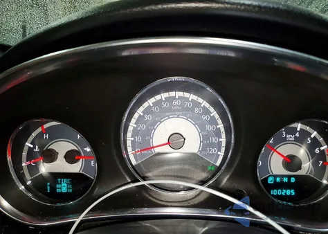 2013 Chrysler 200 Touring z USA, uszkodzony, nr VIN 1C3CCBBB1DN743911